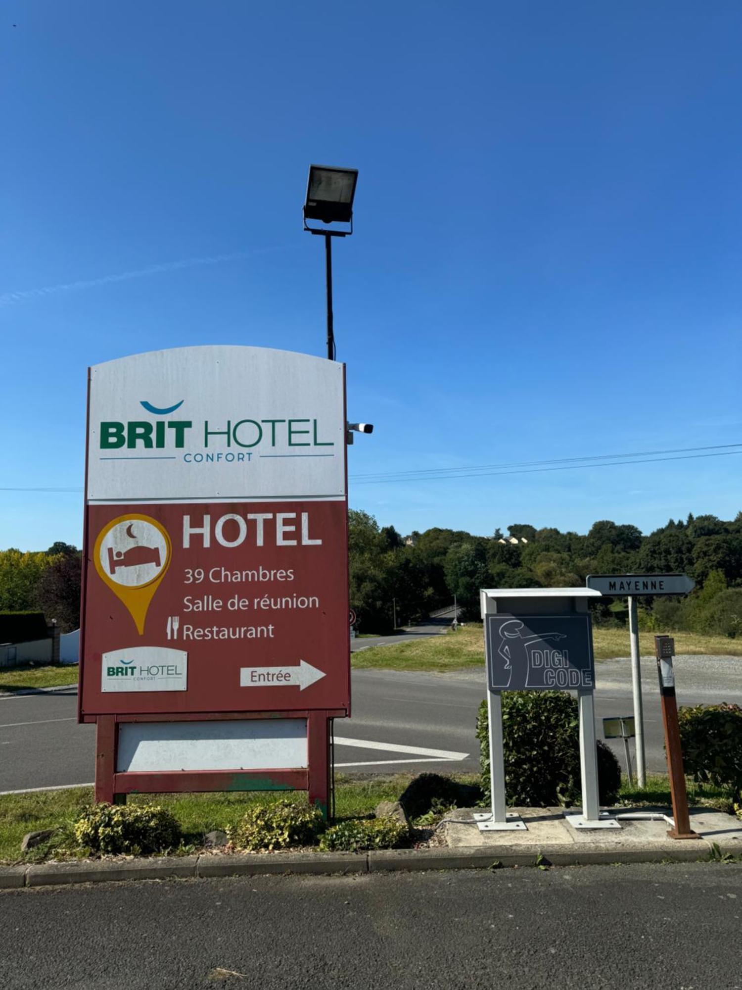 Brit Hotel Mayenne Exterior photo