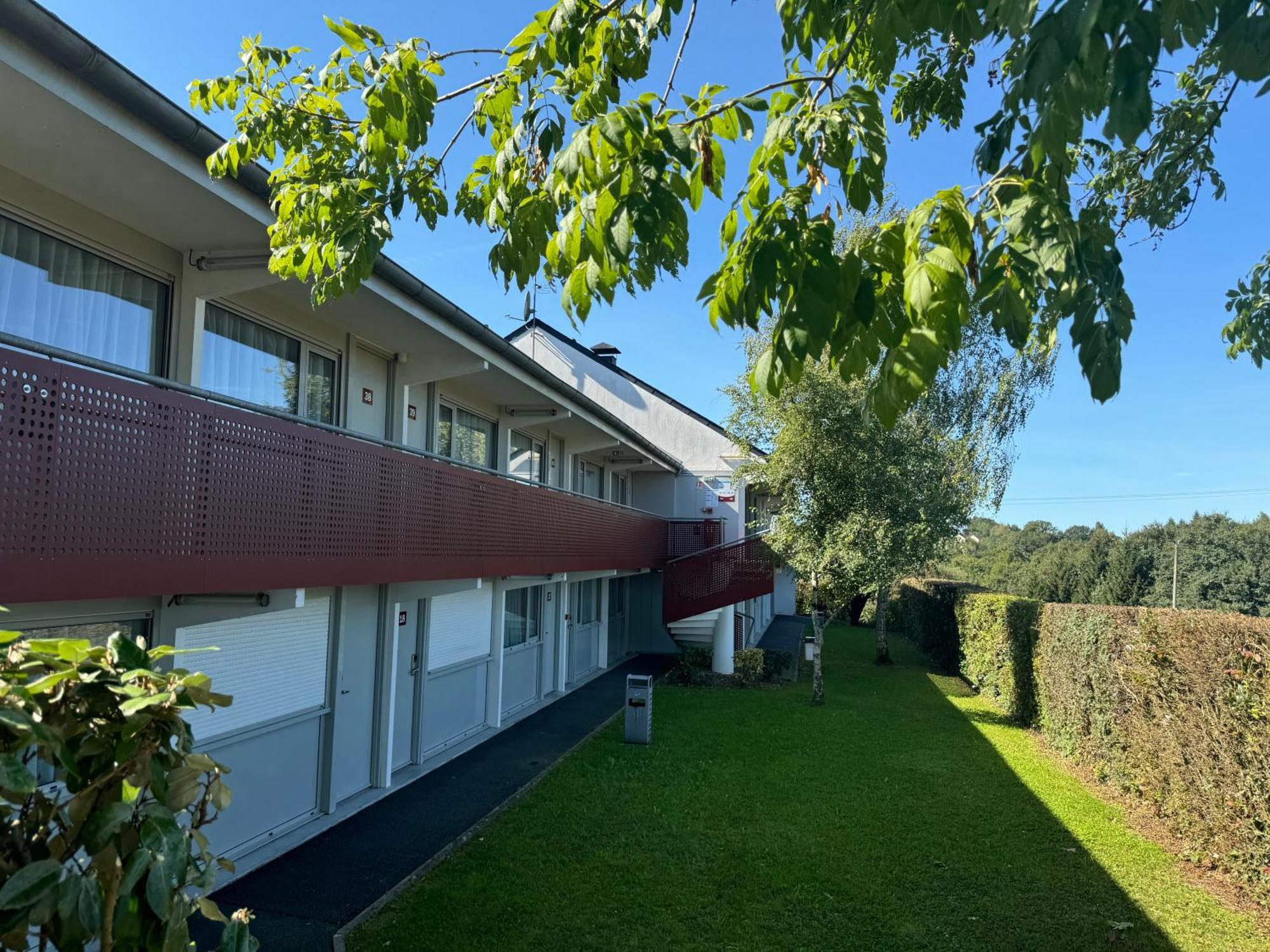 Brit Hotel Mayenne Exterior photo