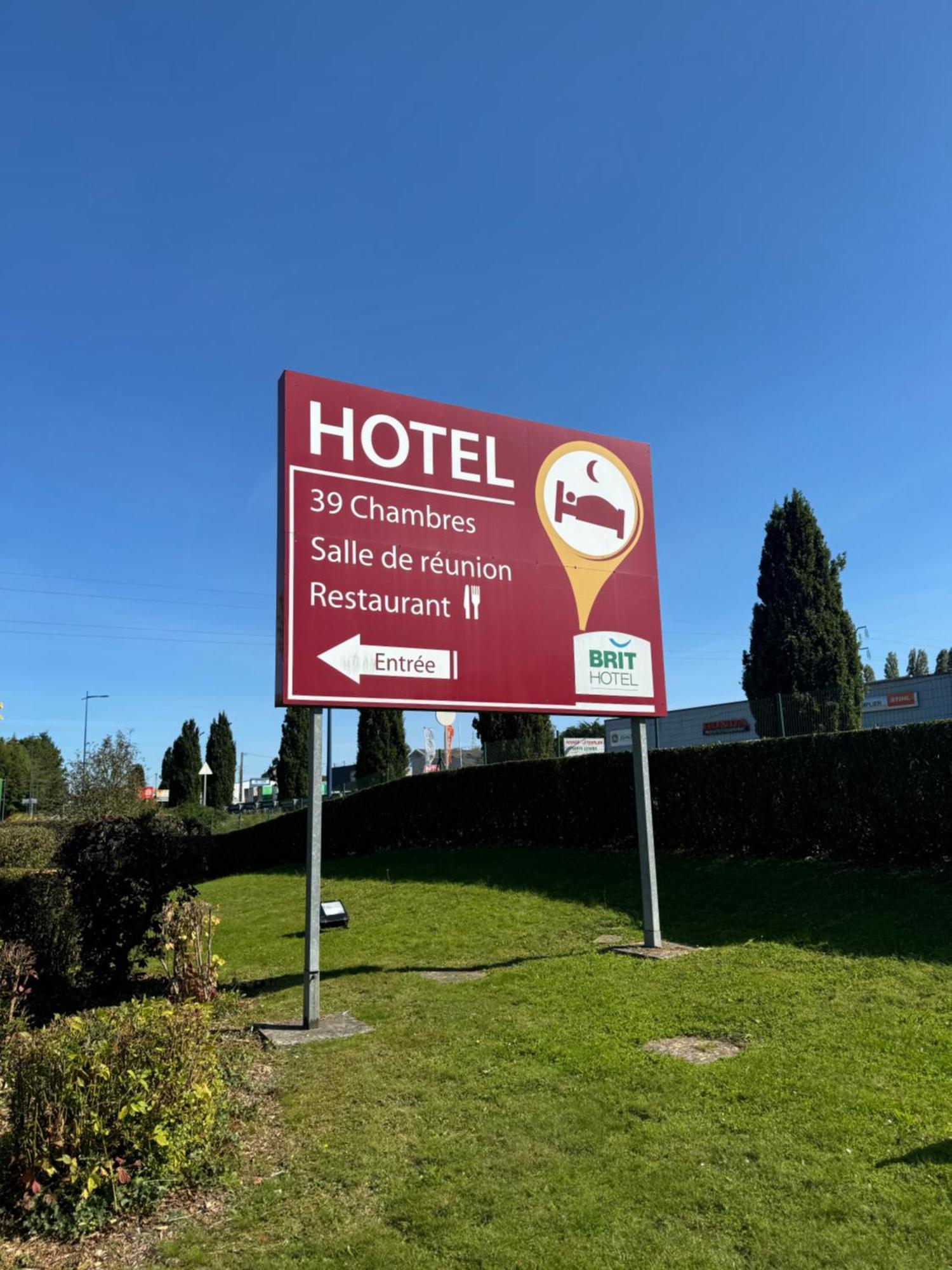 Brit Hotel Mayenne Exterior photo
